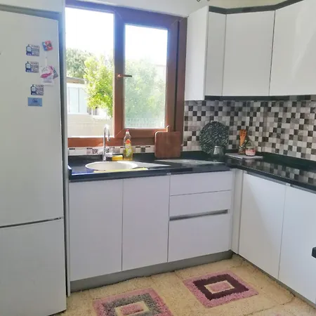 Villa Alacatida Havuzlu *