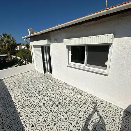 Alacatida Havuzlu Villa *